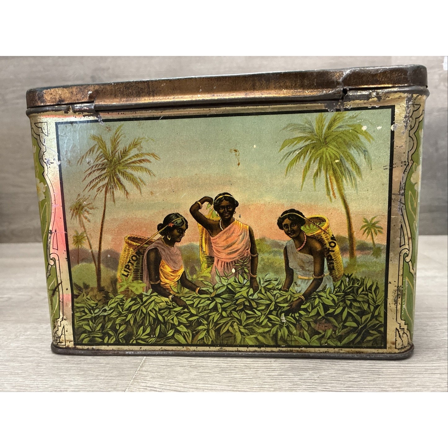 VINTAGE CIRCA 1930S THOMAS J. LIPTON CEYLON 3 LB. TEA TIN