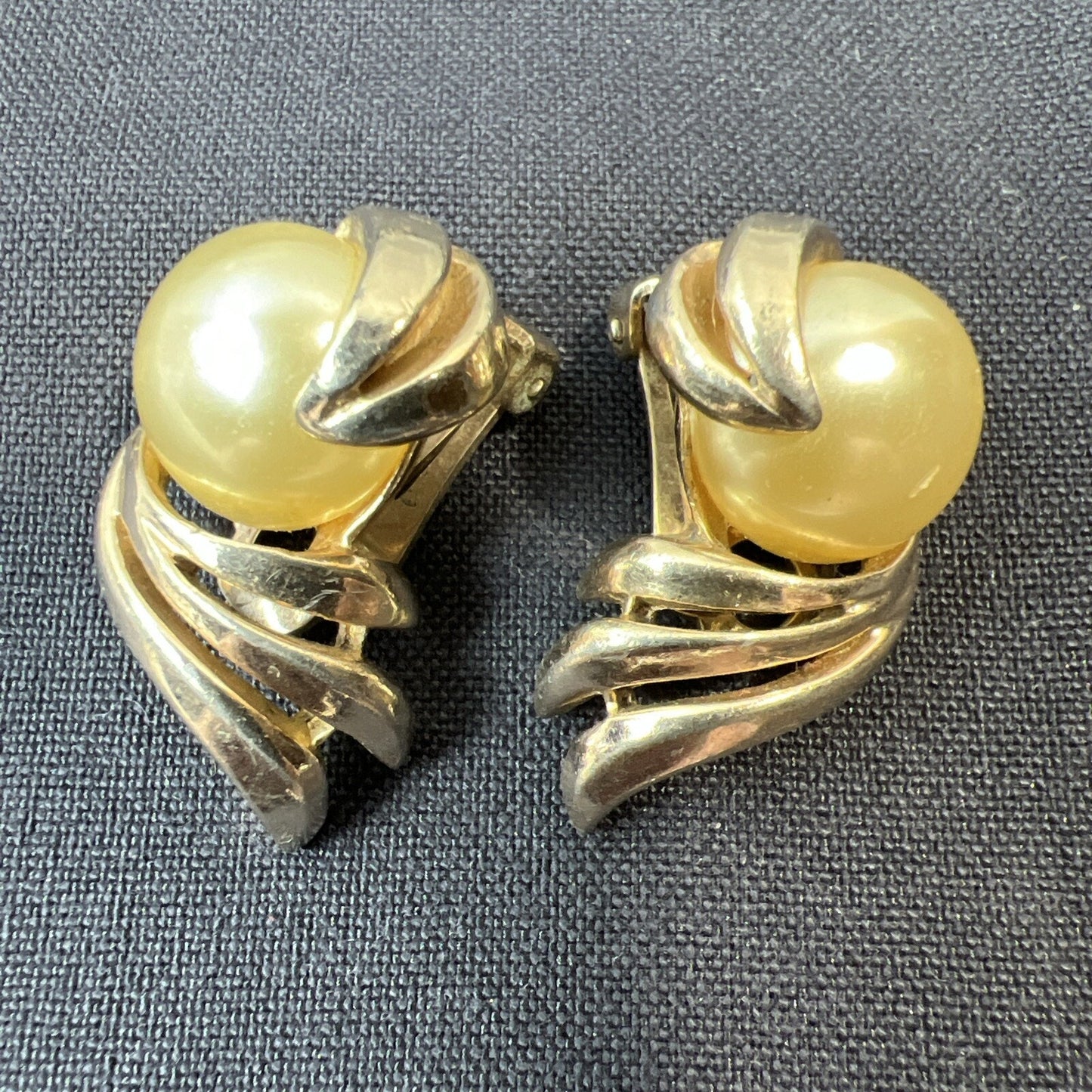Vintage Reja Pearl White Clip On Earrings - 1" x 3/4" SIGNED