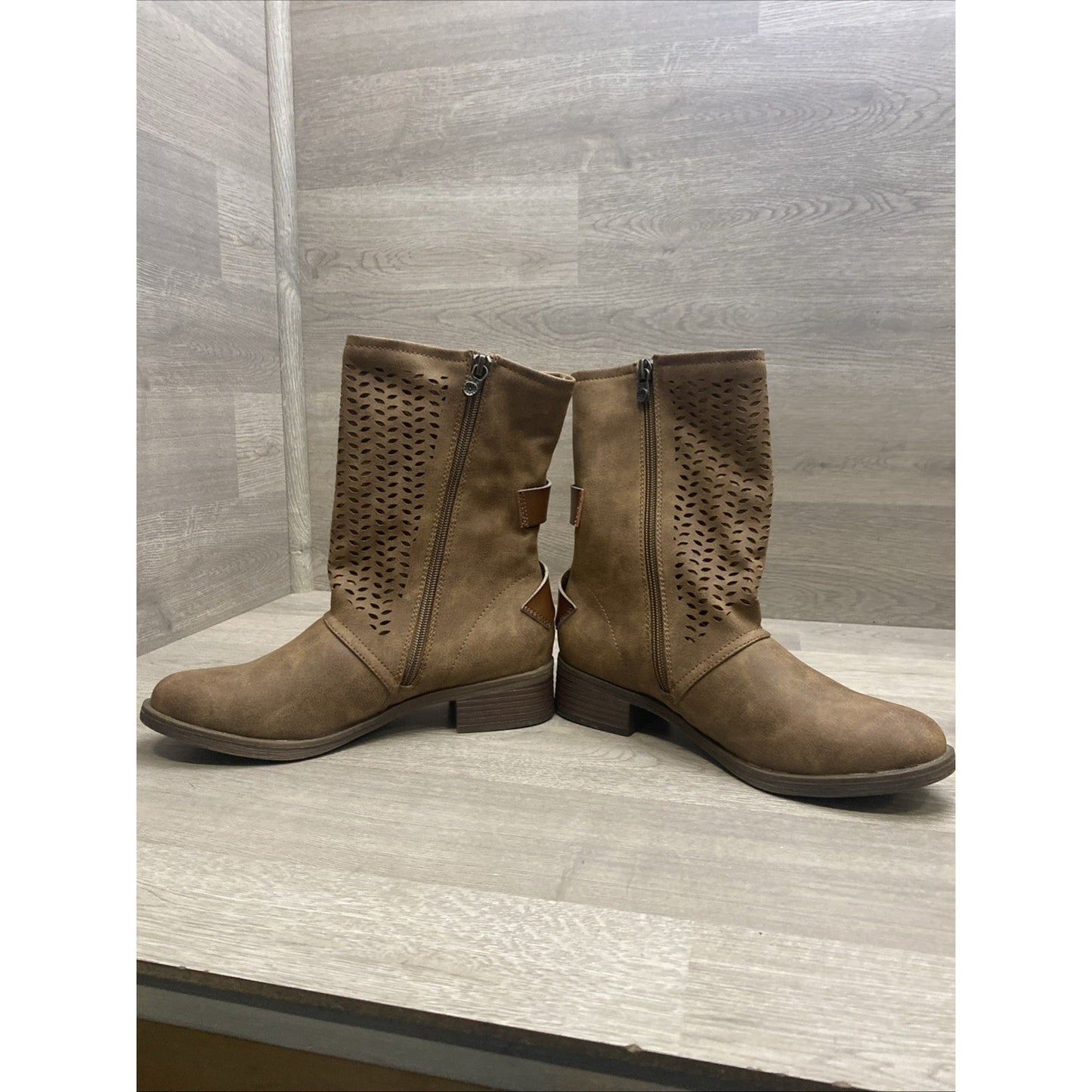 Blowfish Booties Size 7 Tan w Brown Straps & Side Zip Heels Comfort Souls
