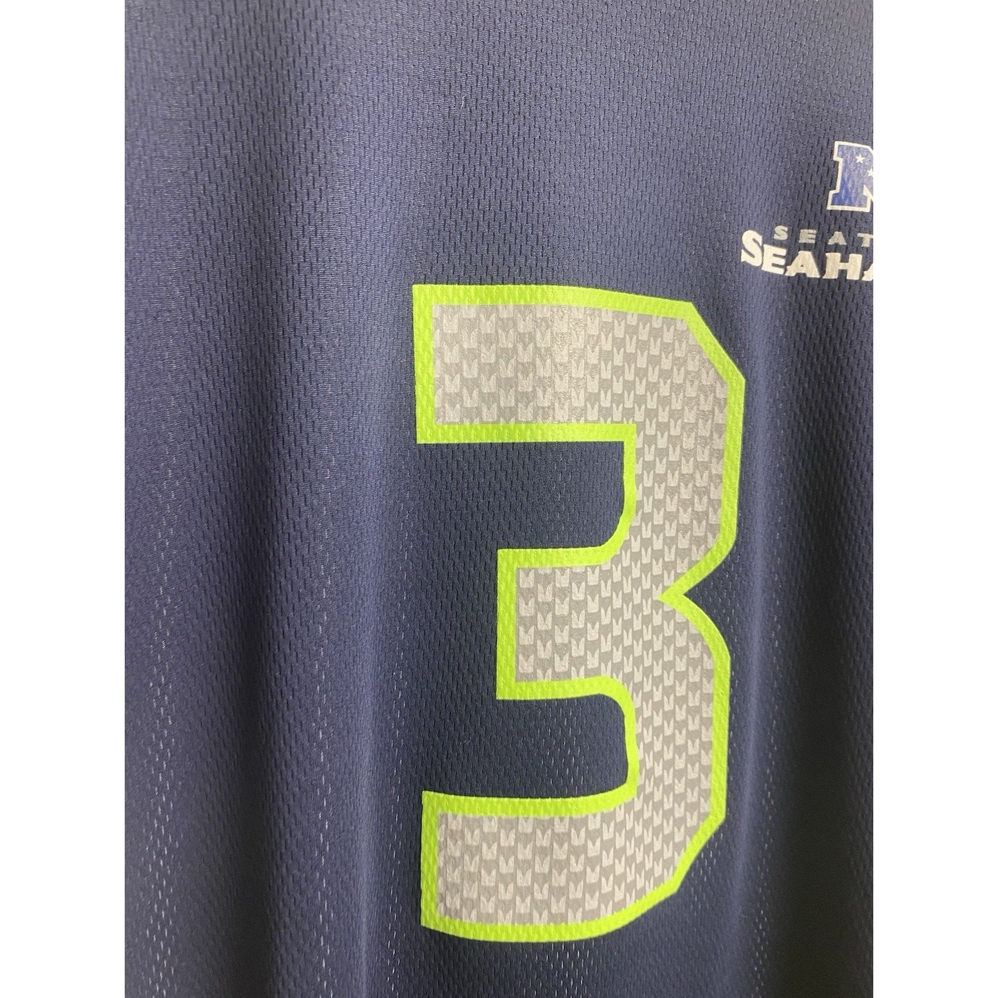 RUSSELL WILSON #3 SEATTLE SEAHAWKS Majestic Mens NFL Jersey Shirt Size LG