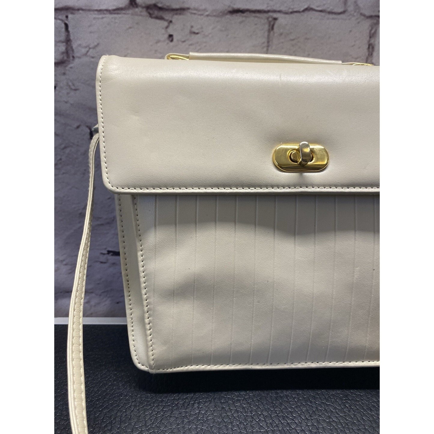 Marco Avane Purse Thin Crossbody Closure Handbag