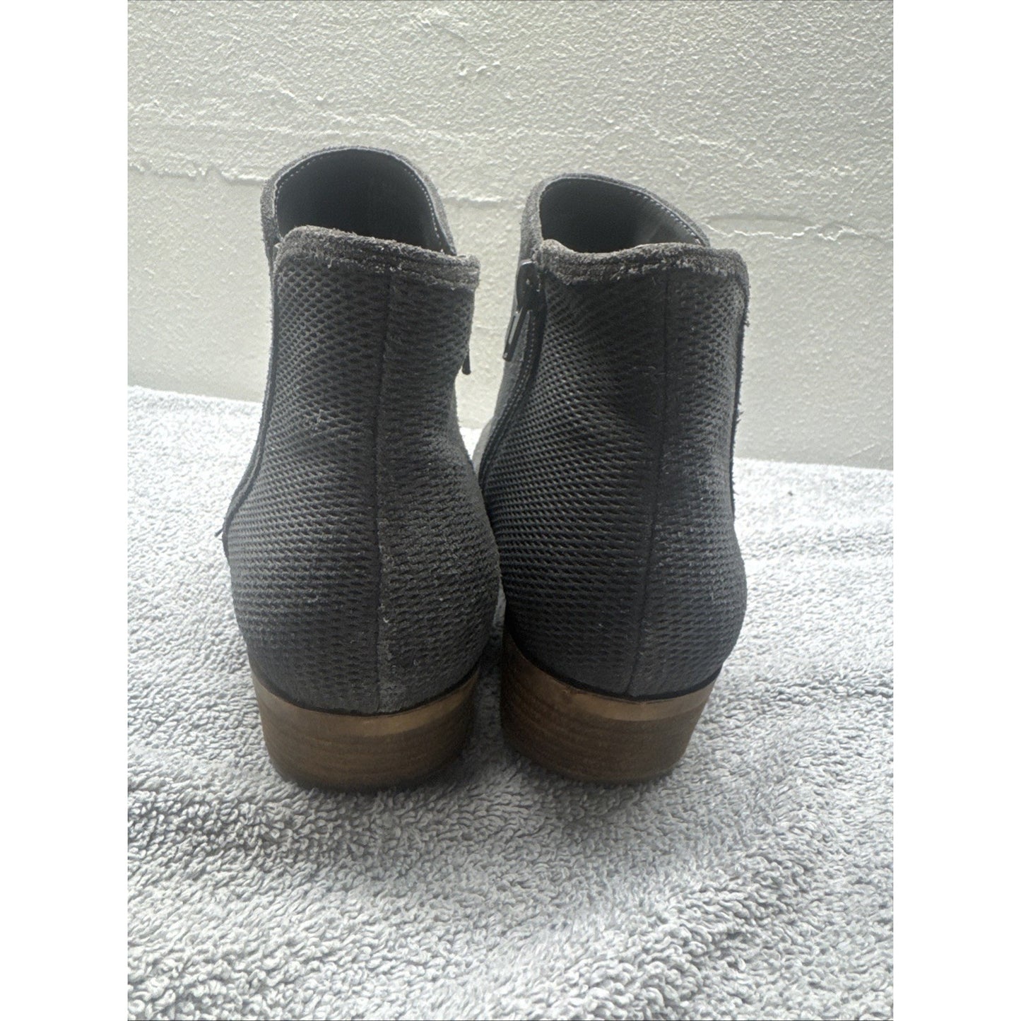 Kenzie Size 7.5 Grey Booties