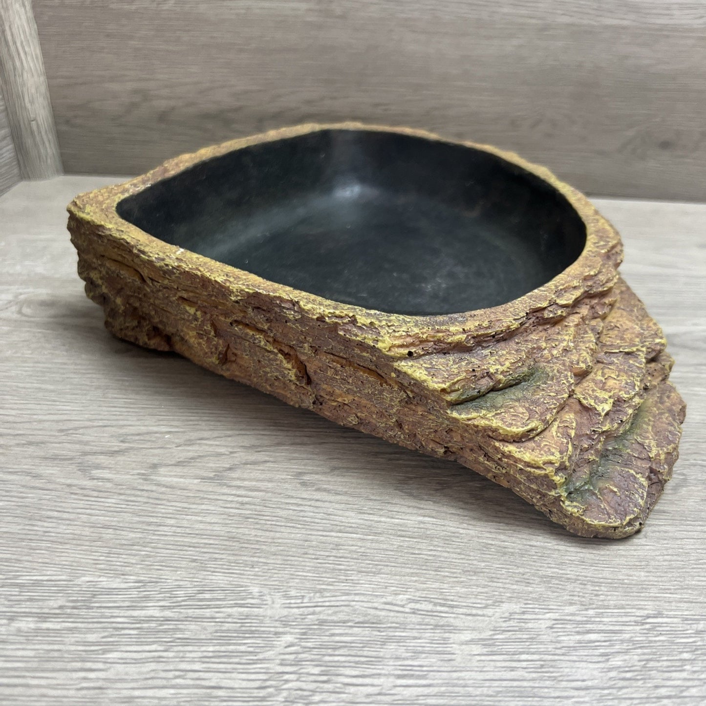 Thrive Habitat Decor Reptile Bowl NEW xl