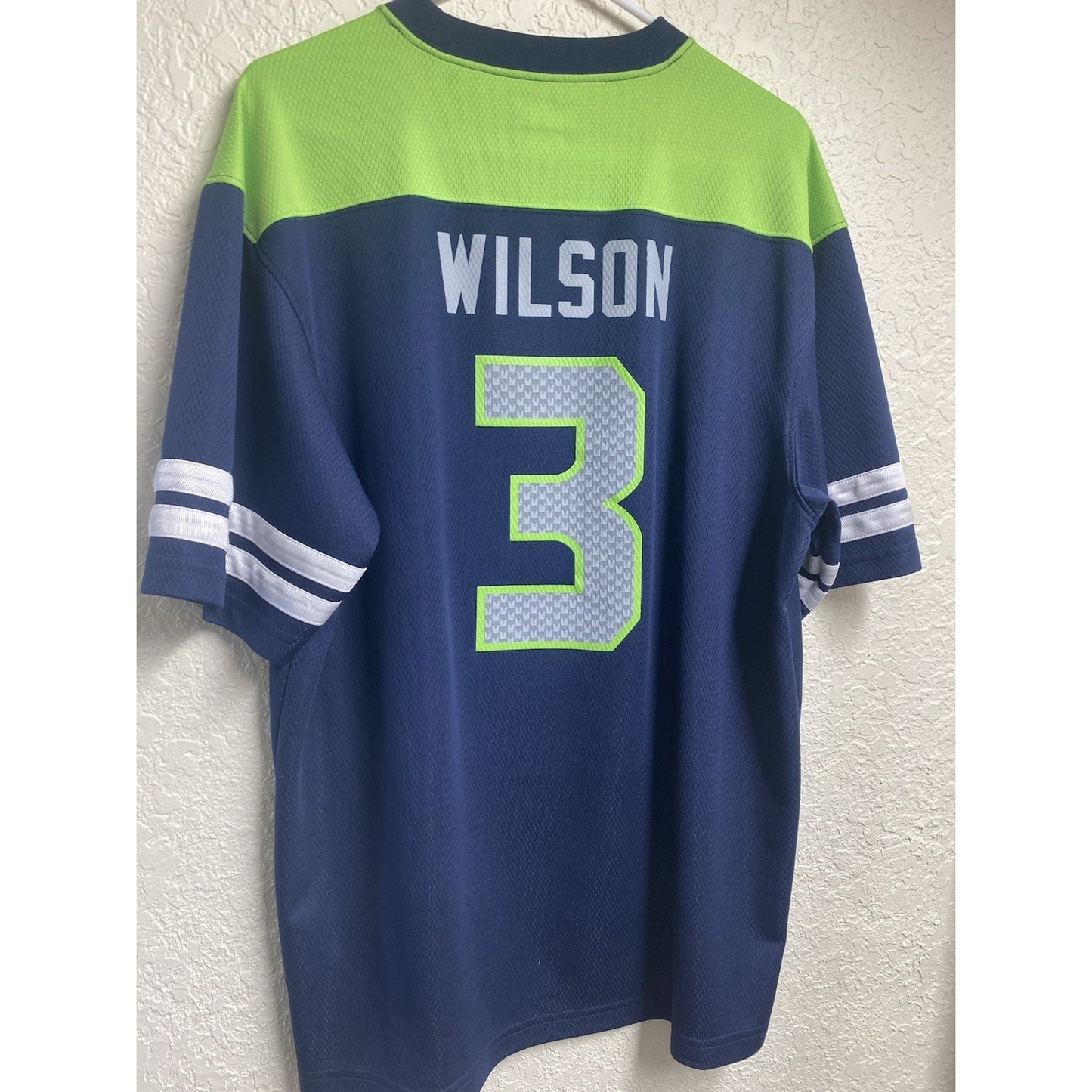 RUSSELL WILSON #3 SEATTLE SEAHAWKS Majestic Mens NFL Jersey Shirt Size LG