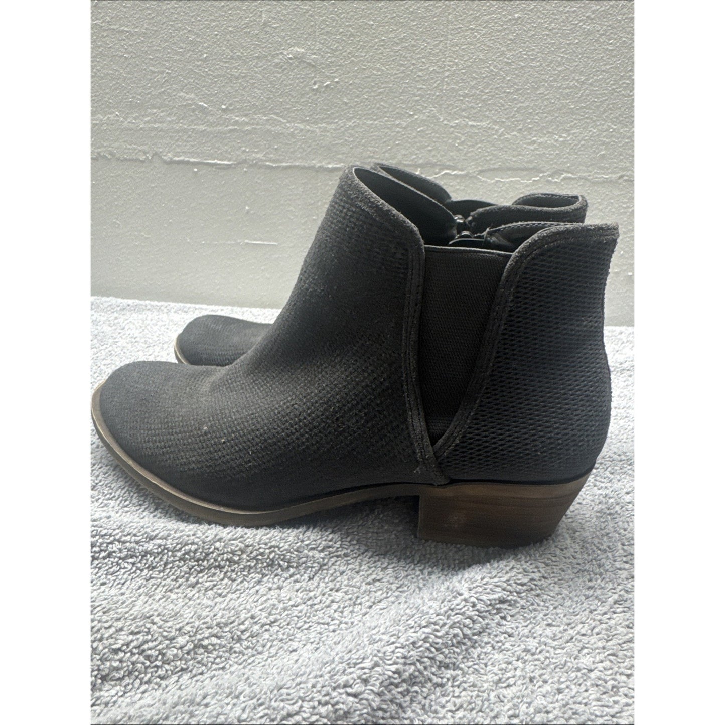 Kenzie Size 7.5 Grey Booties