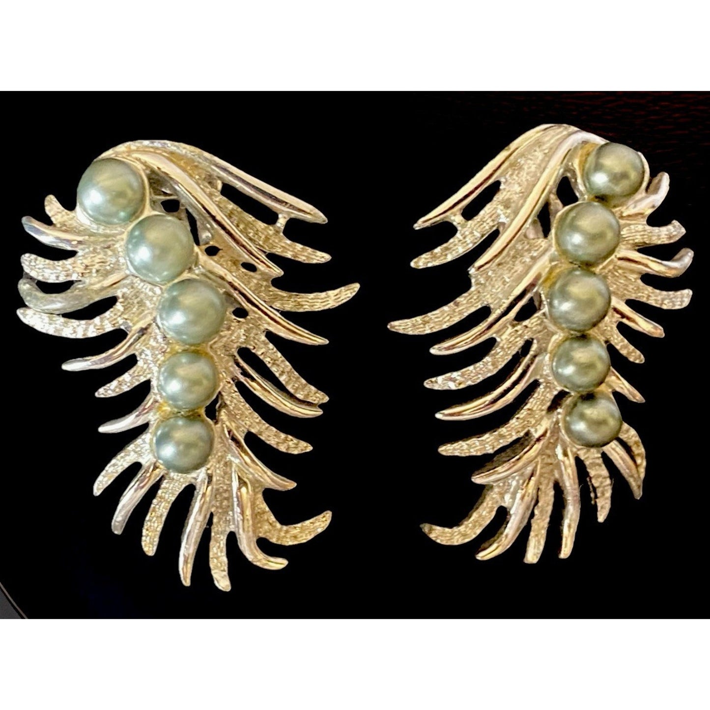 1959 Sarah Coventry "Feather Fantasy" Faux Pearl Clip On Earrings