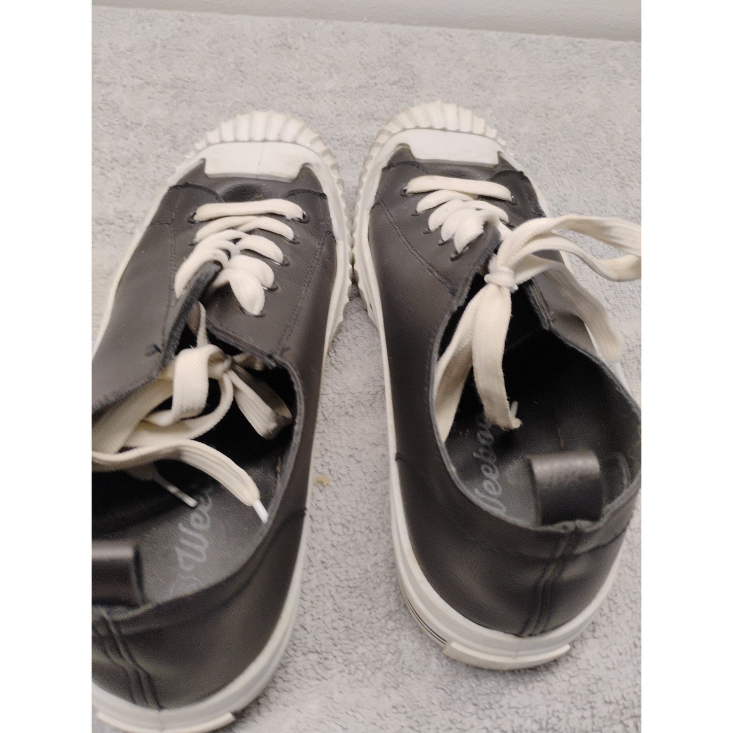 Weeboo Shoes Size 8.5