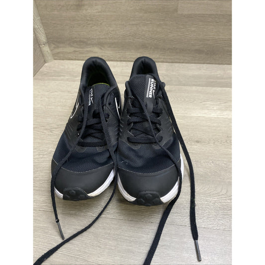 Nike Black Star Runner Black and White Running Shoes 4Y