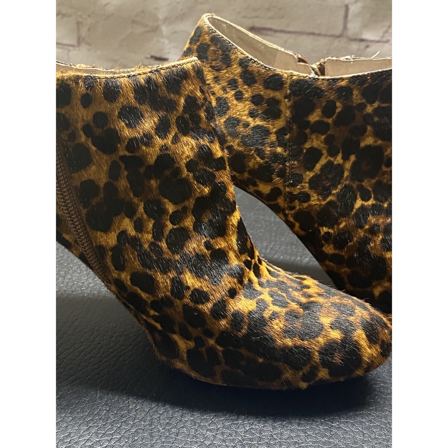 Vince Camuto Leopard Print Leather Ankle Boots Size 8 1/2 M