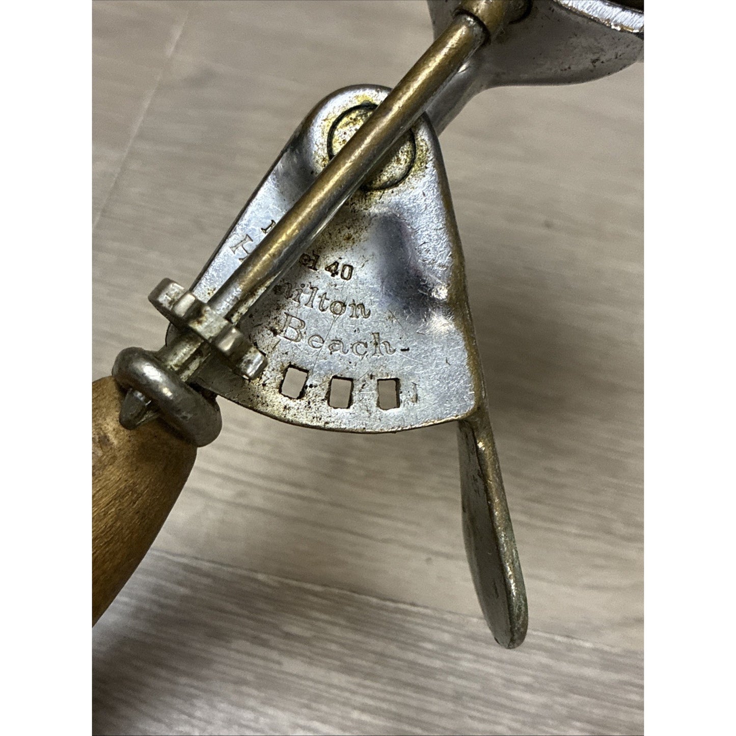 VINTAGE HAMILTON BEACH MODEL 40 ICE CREAM SCOOP