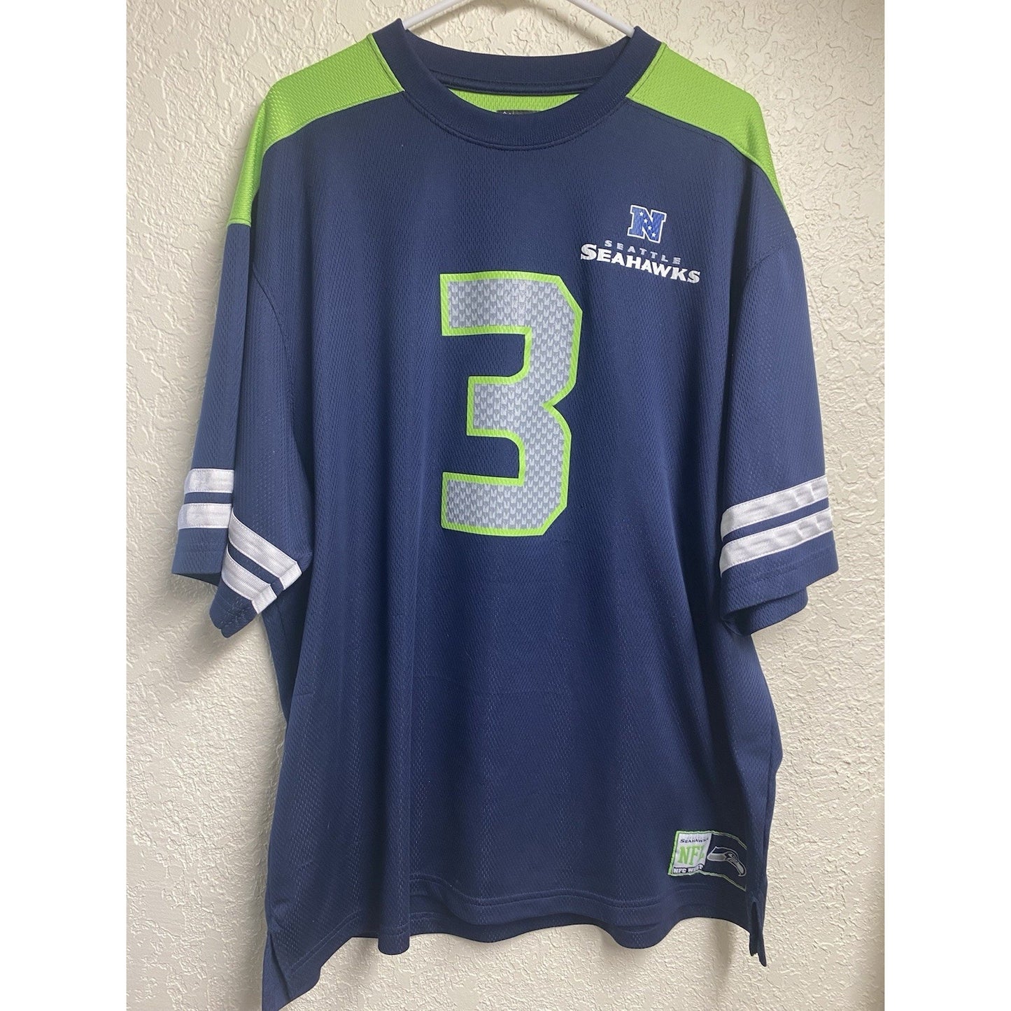 RUSSELL WILSON #3 SEATTLE SEAHAWKS Majestic Mens NFL Jersey Shirt Size Xl