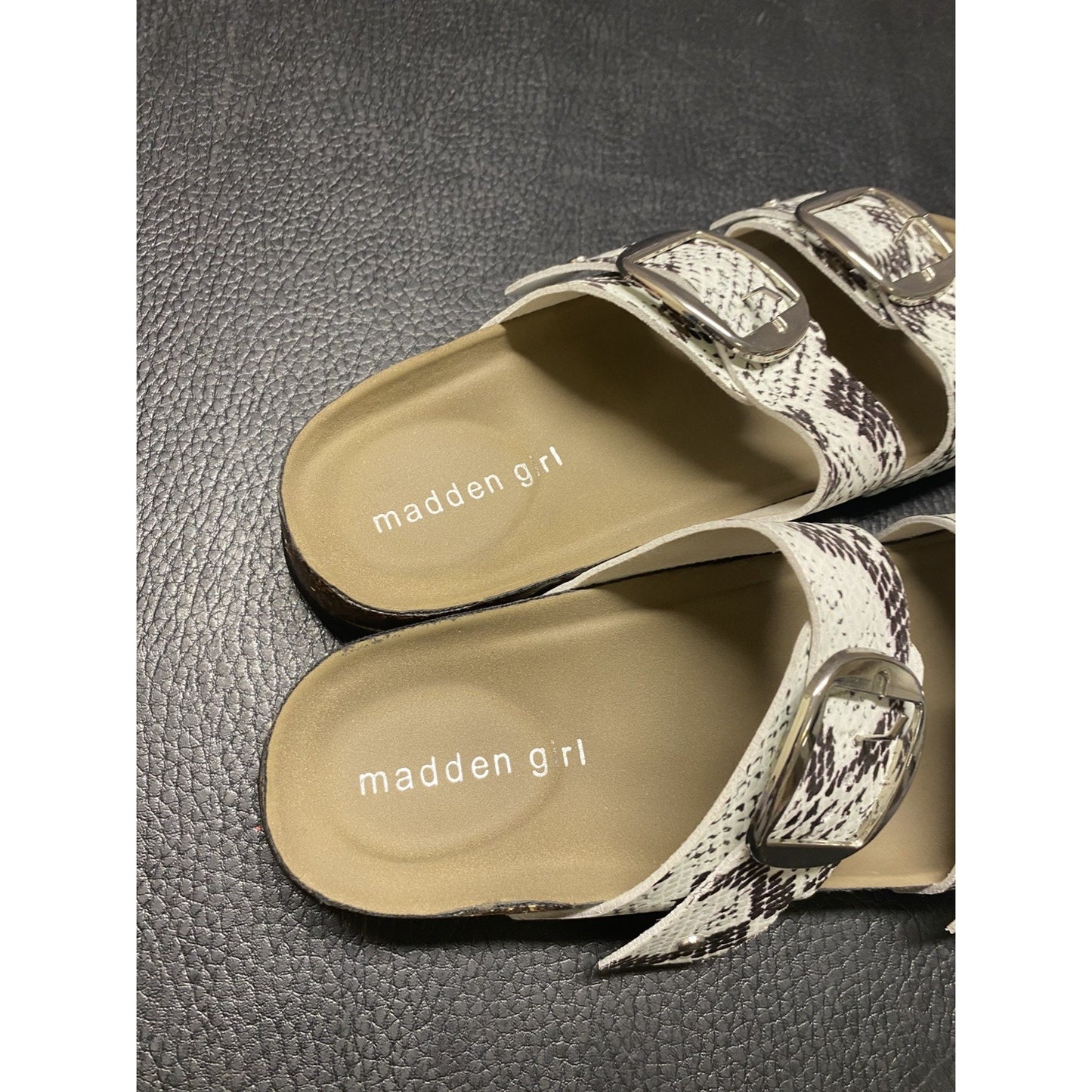 Madden Girl Sandals 🩴 8M Slides Women’s Snakeskin Print Buckle Footbed Open Toe