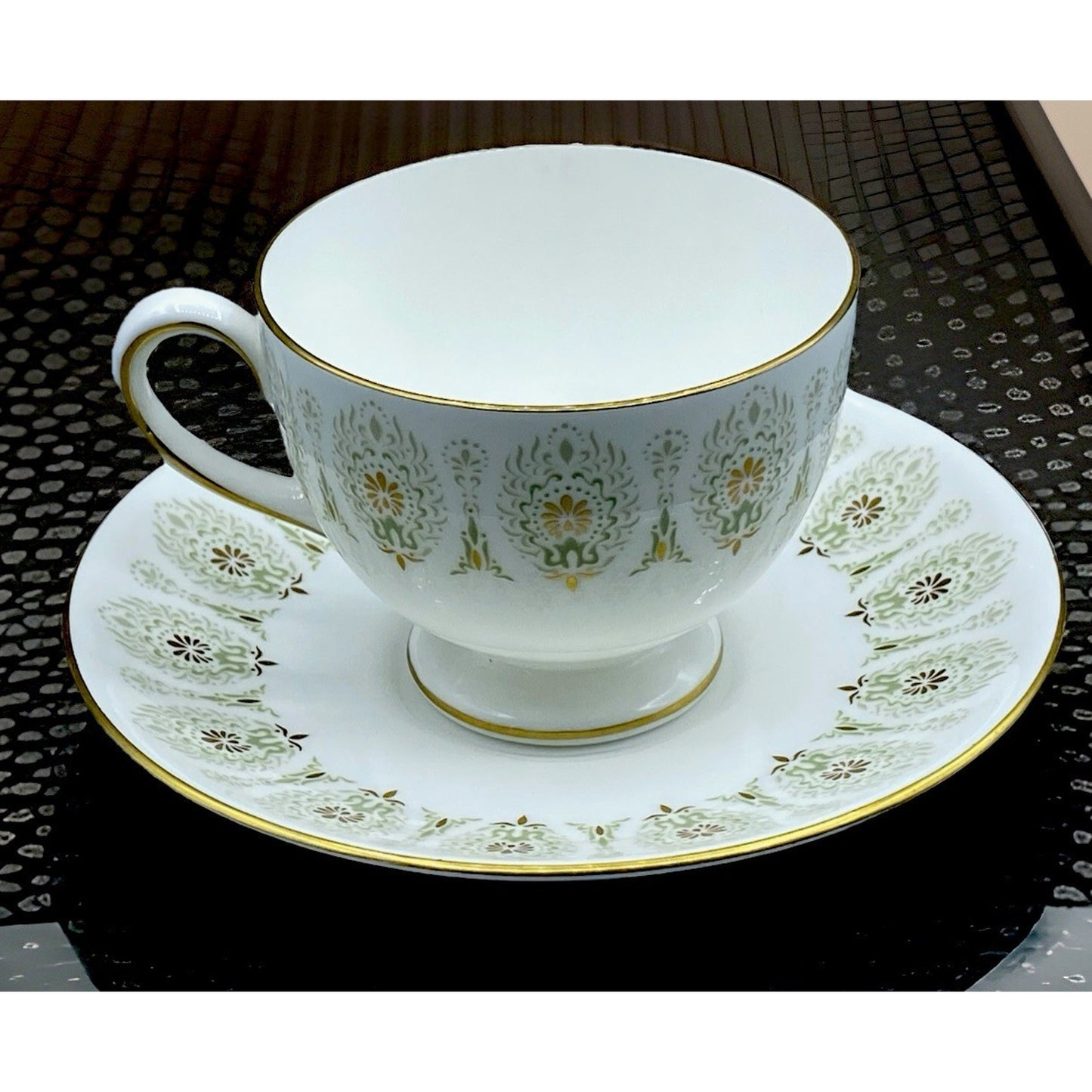WEDGWOOD Green Medina Teacup & Saucer Set