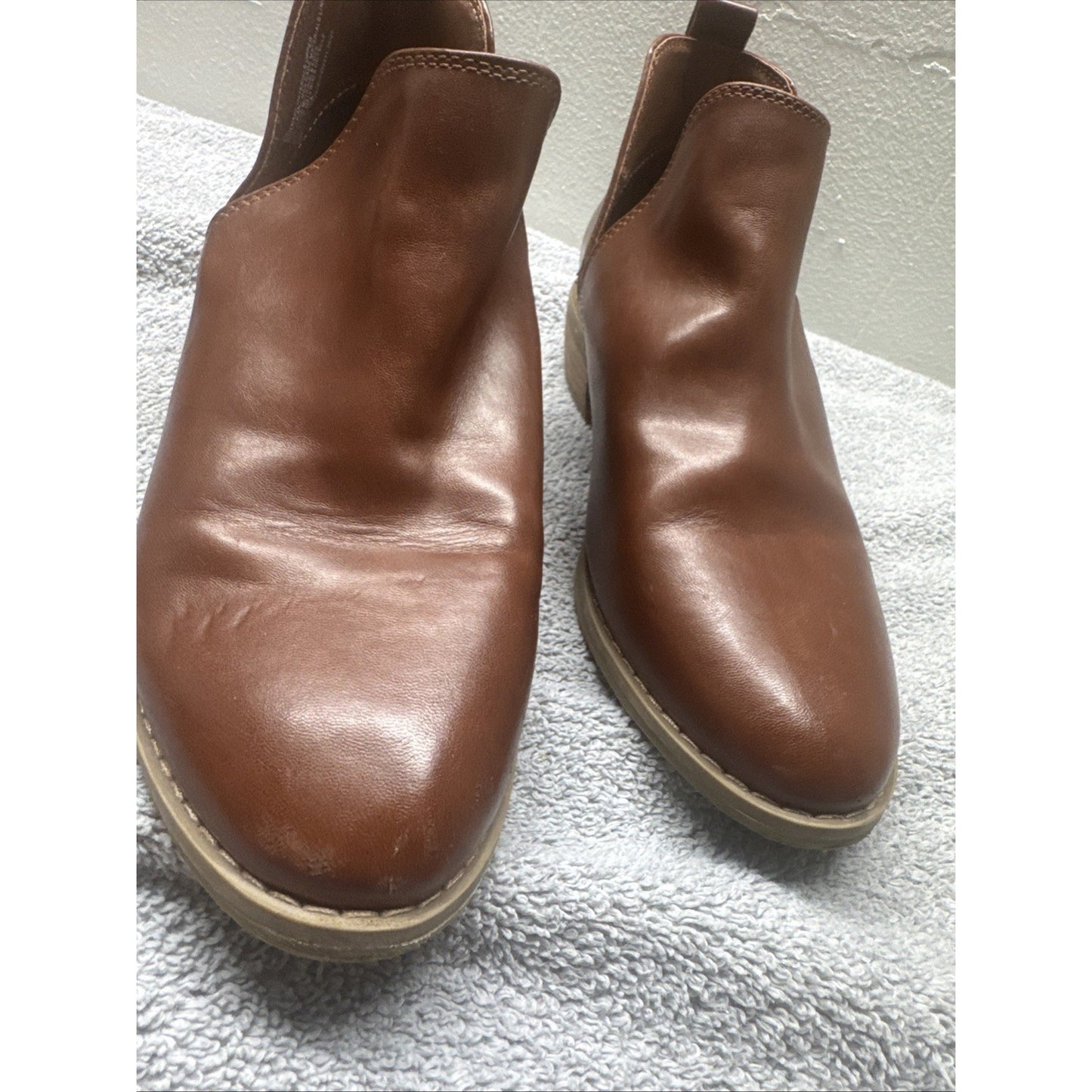 Universal Thread Nora Cut Out Ankle Bootie With Memory Foam Brown Size 6 1/2