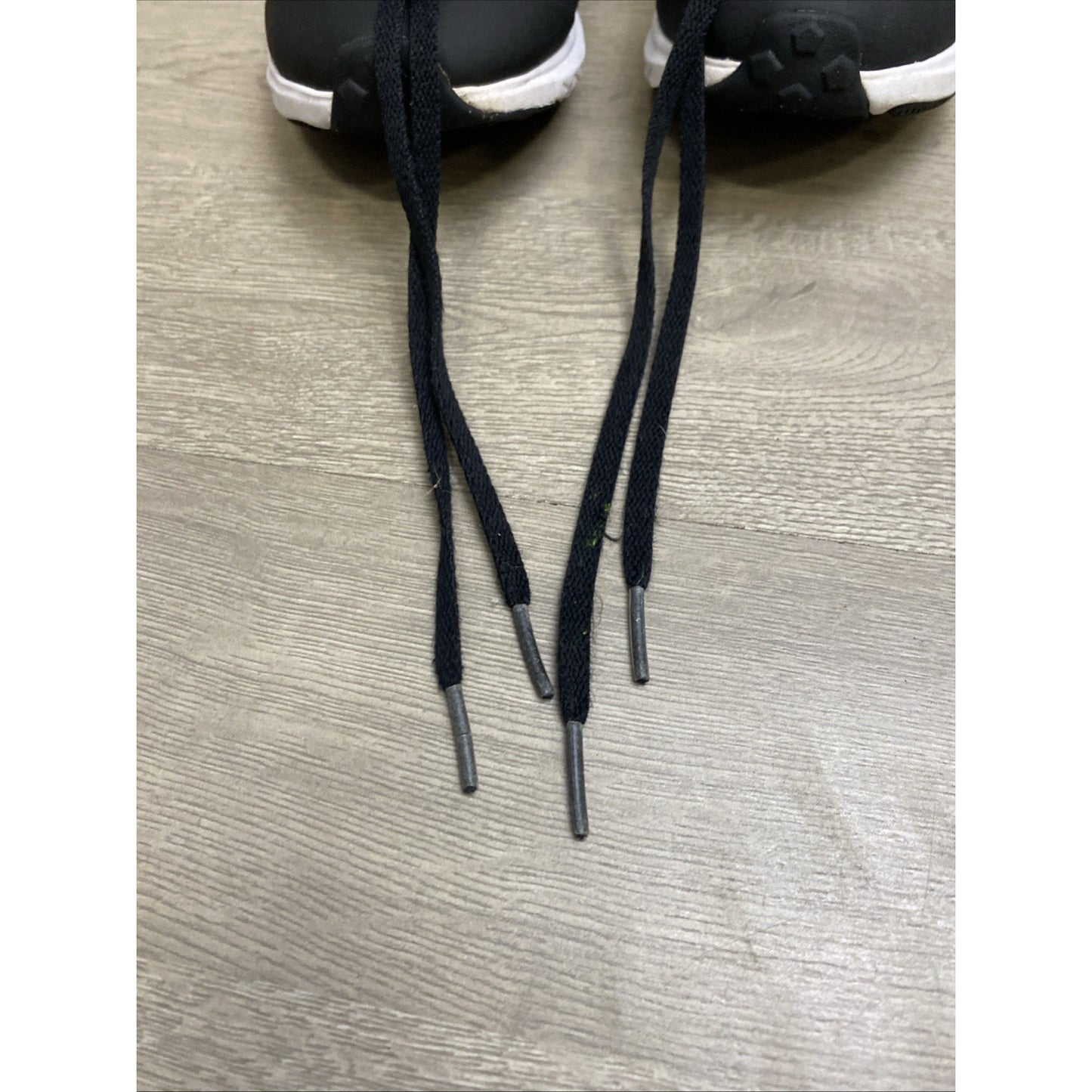 Nike Black Star Runner Black and White Running Shoes 4Y