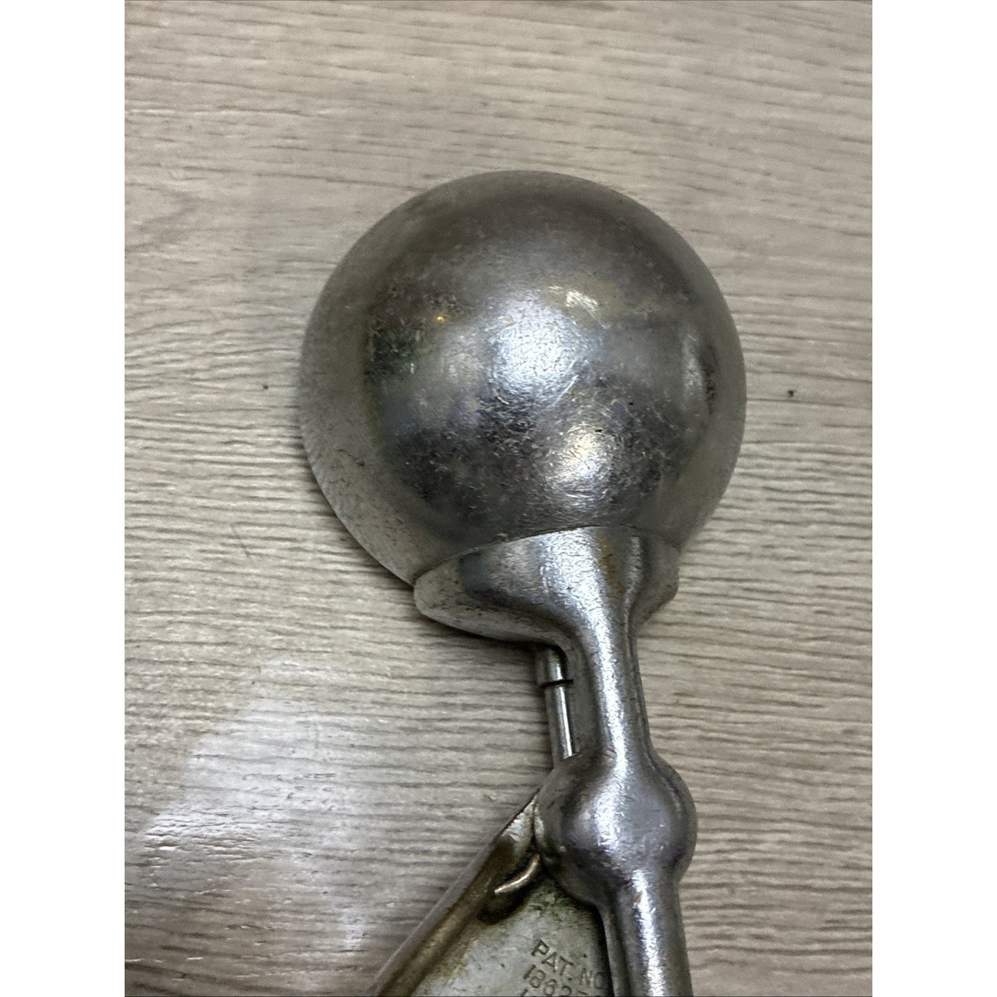 VINTAGE HAMILTON BEACH MODEL 40 ICE CREAM SCOOP