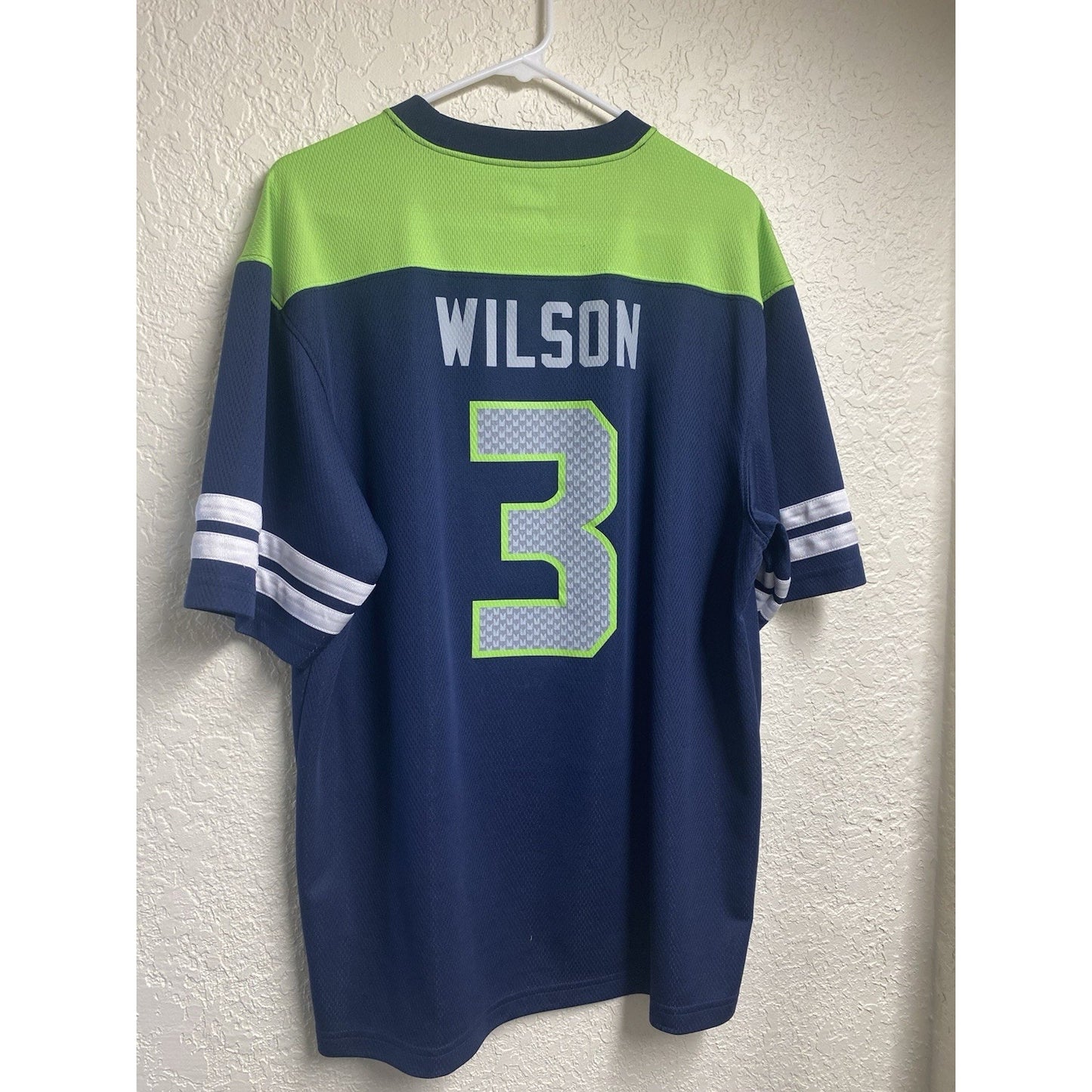 RUSSELL WILSON #3 SEATTLE SEAHAWKS Majestic Mens NFL Jersey Shirt Size LG