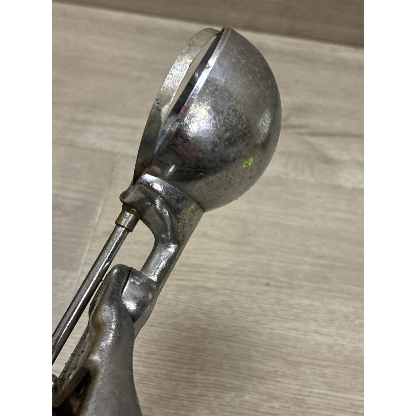VINTAGE HAMILTON BEACH MODEL 40 ICE CREAM SCOOP