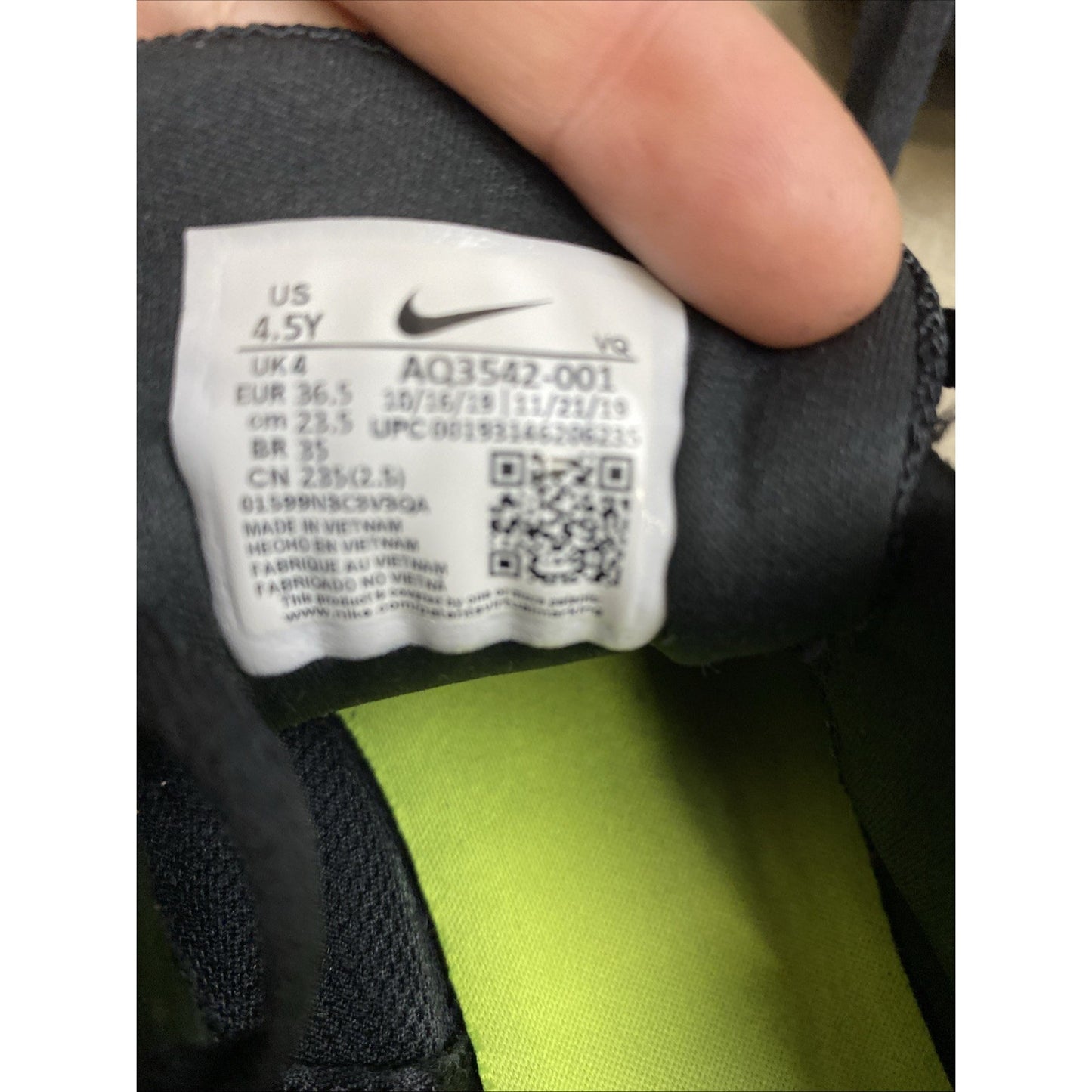 Nike Black Star Runner Black and White Running Shoes 4Y