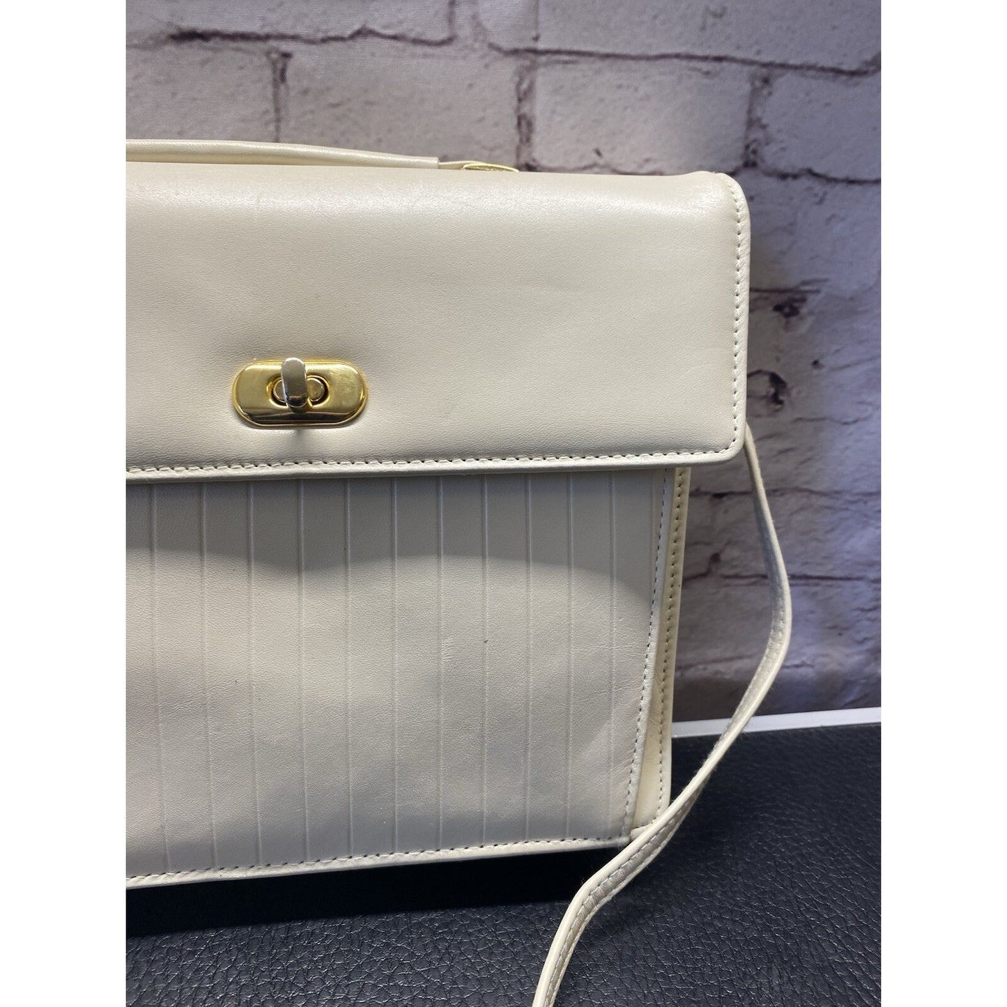 Marco Avane Purse Thin Crossbody Closure Handbag