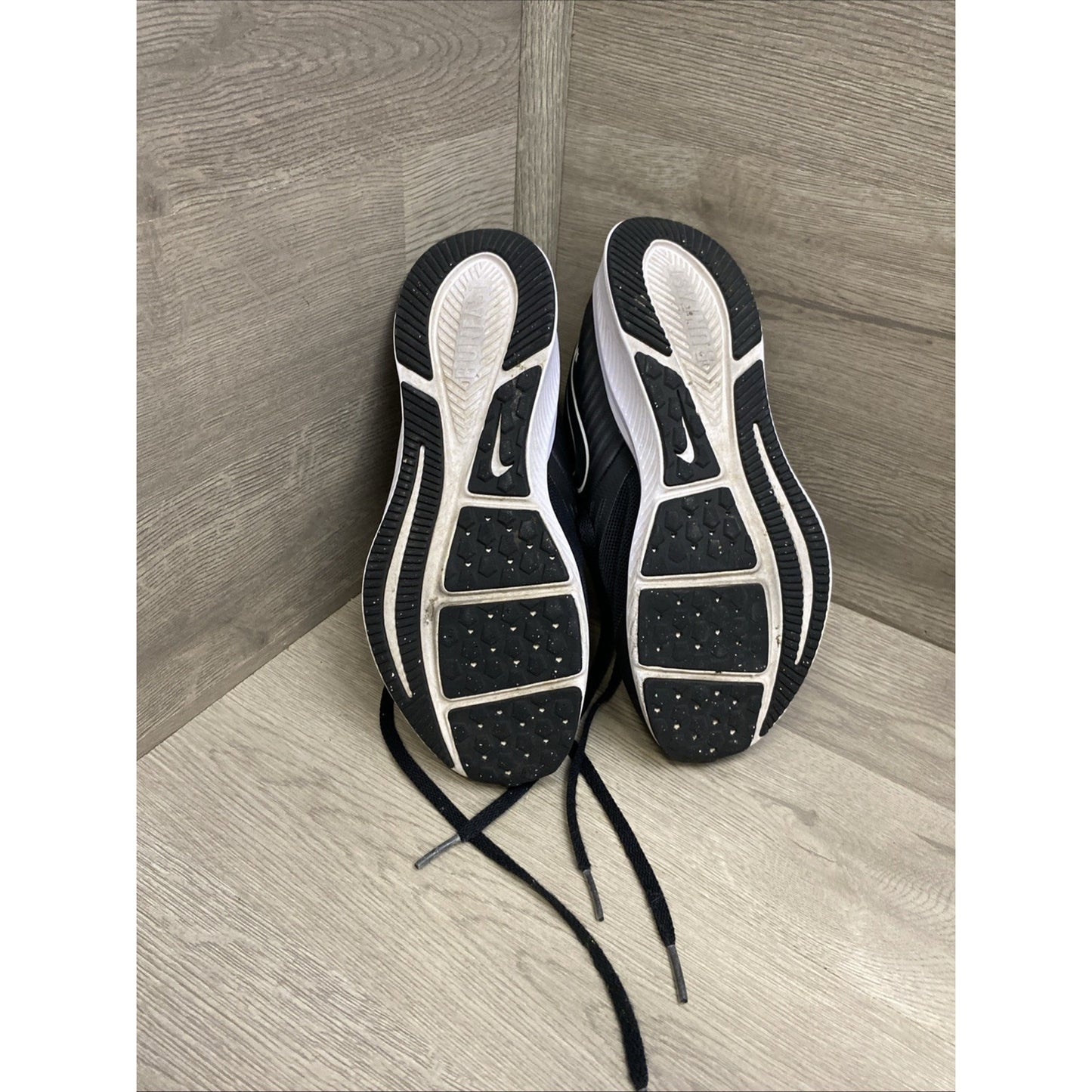 Nike Black Star Runner Black and White Running Shoes 4Y