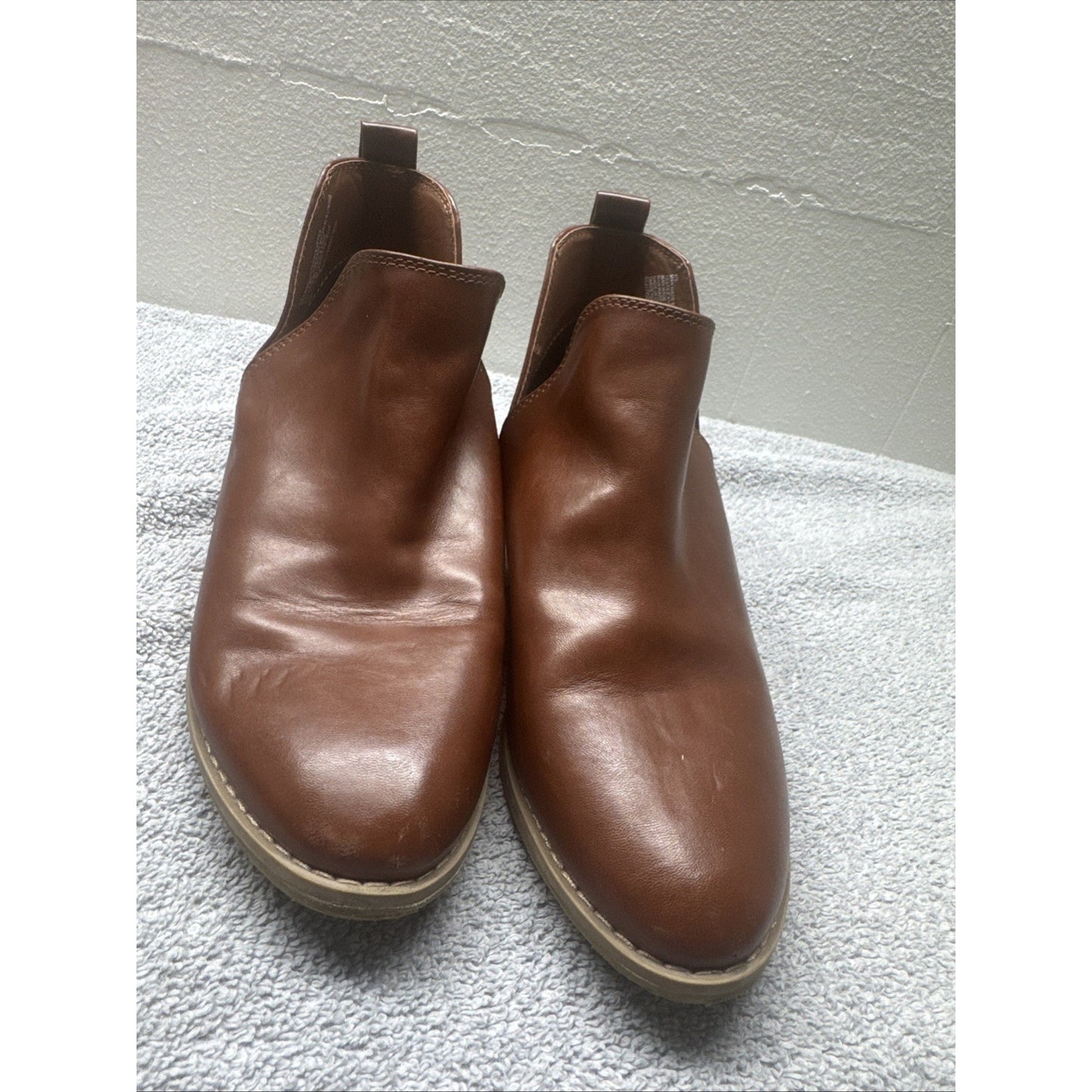 Universal Thread Nora Cut Out Ankle Bootie With Memory Foam Brown Size 6 1/2