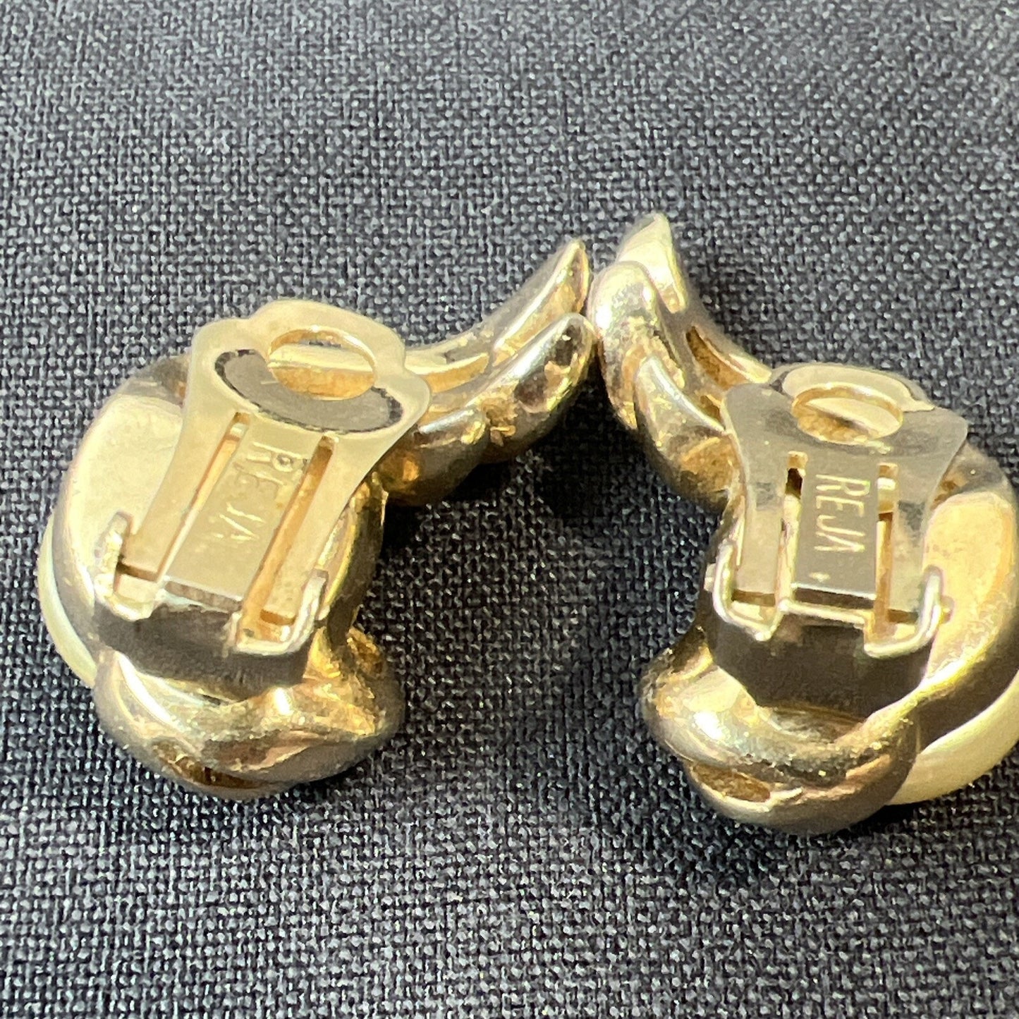 Vintage Reja Pearl White Clip On Earrings - 1" x 3/4" SIGNED