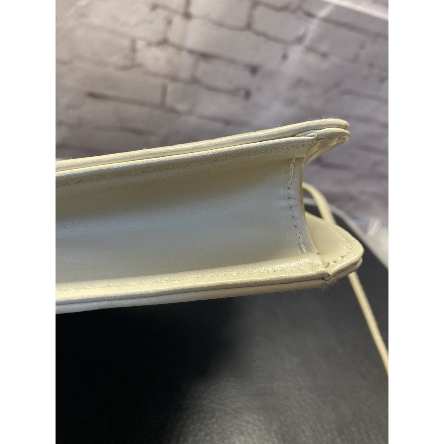 Marco Avane Purse Thin Crossbody Closure Handbag