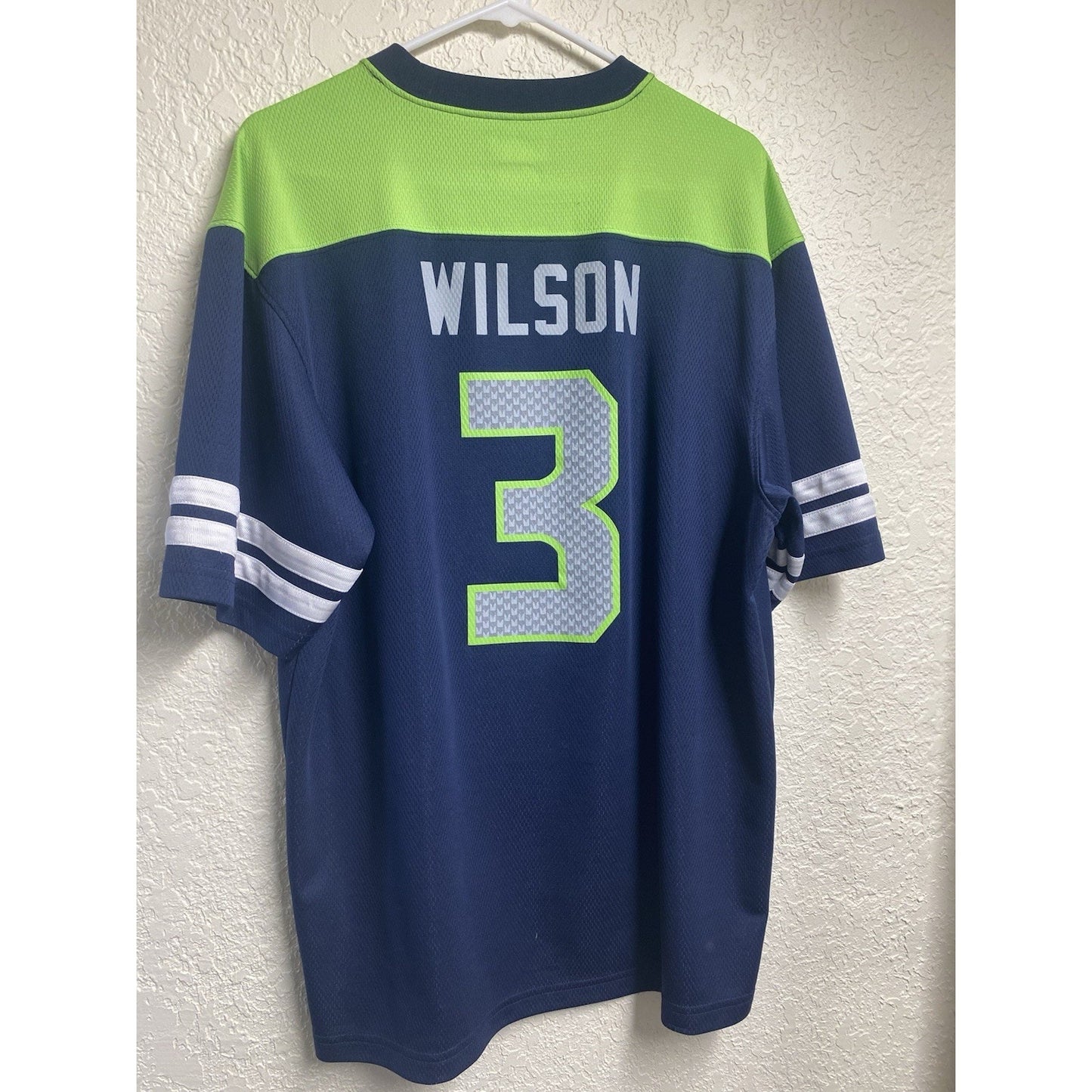 RUSSELL WILSON #3 SEATTLE SEAHAWKS Majestic Mens NFL Jersey Shirt Size LG