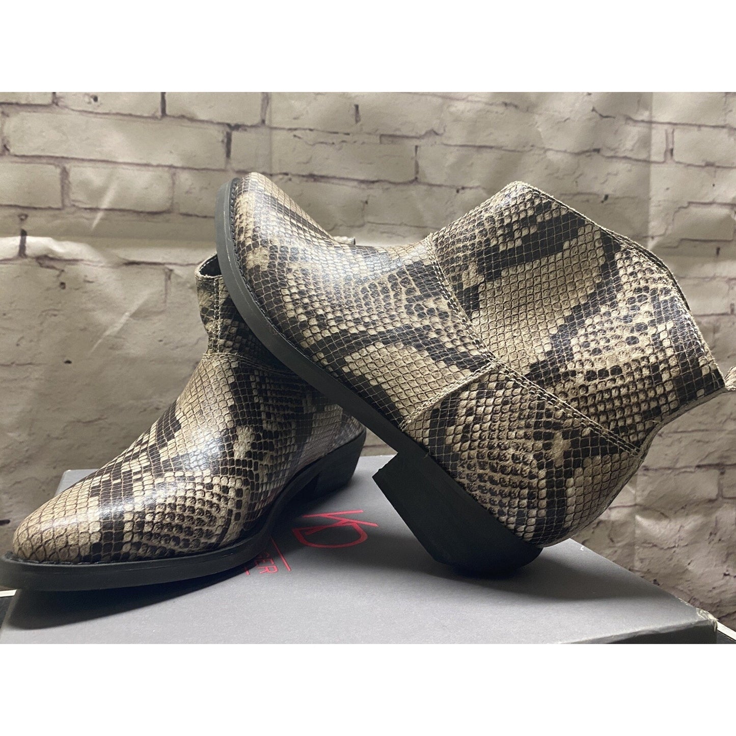 Kelsi Dagger Fantasy Snake Danice 8M Womens Boots