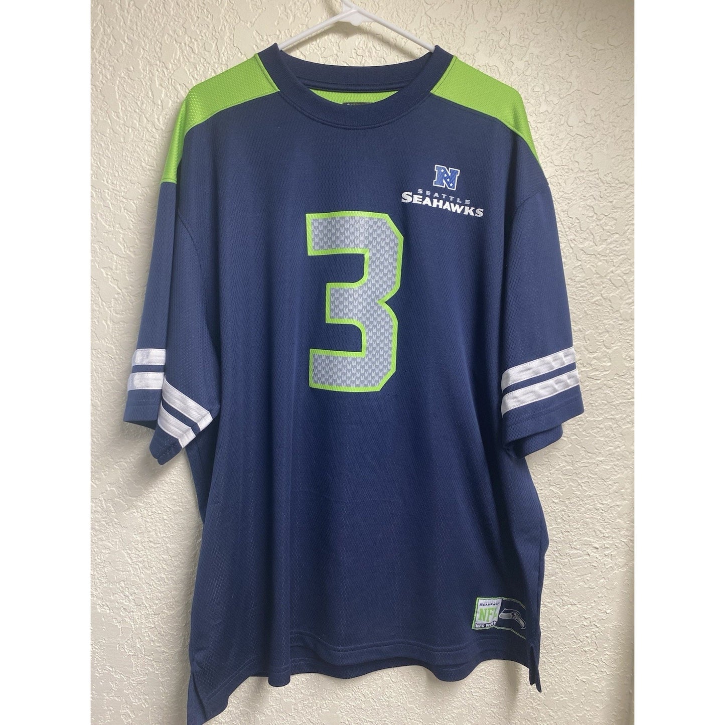 RUSSELL WILSON #3 SEATTLE SEAHAWKS Majestic Mens NFL Jersey Shirt Size Xl