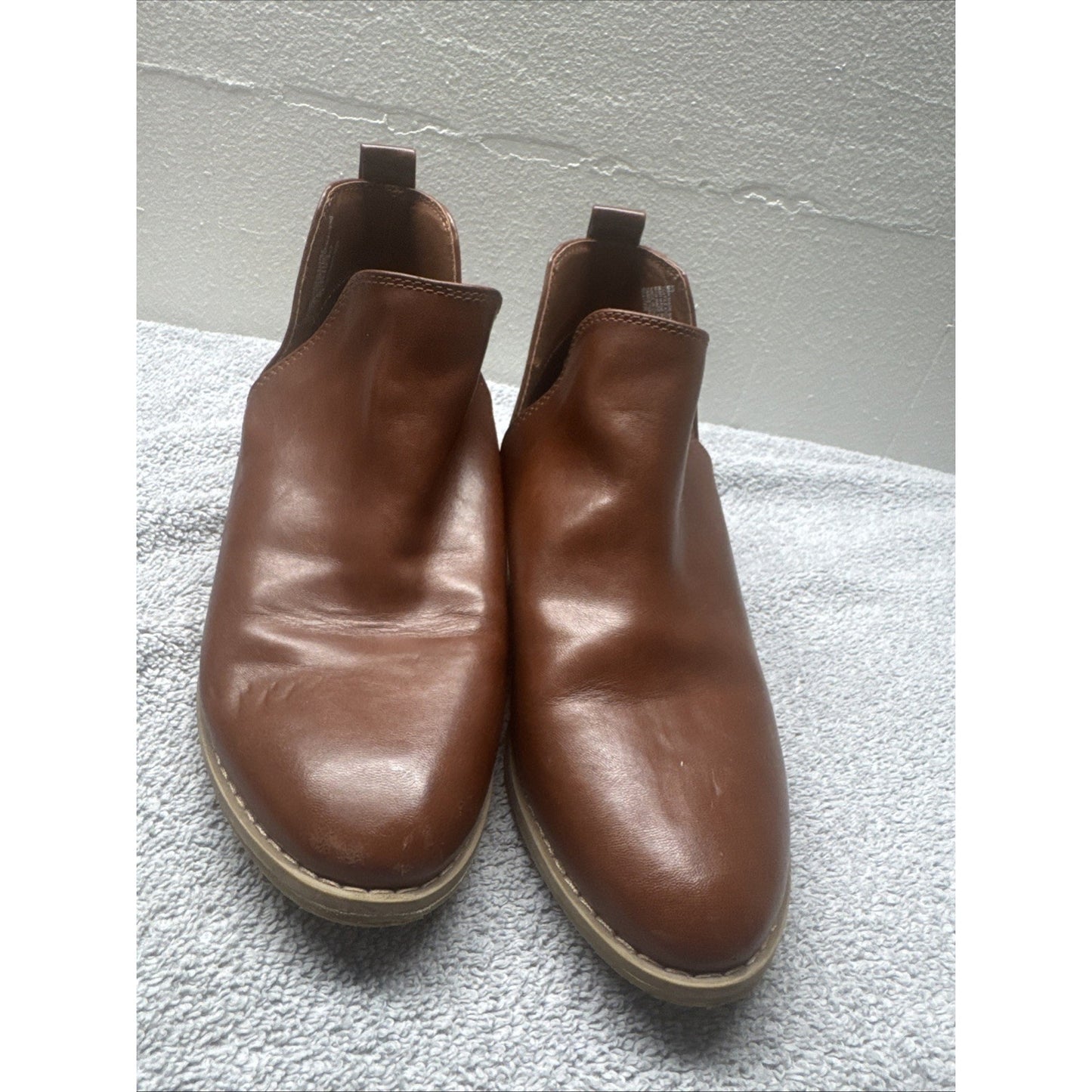 Universal Thread Nora Cut Out Ankle Bootie With Memory Foam Brown Size 6 1/2